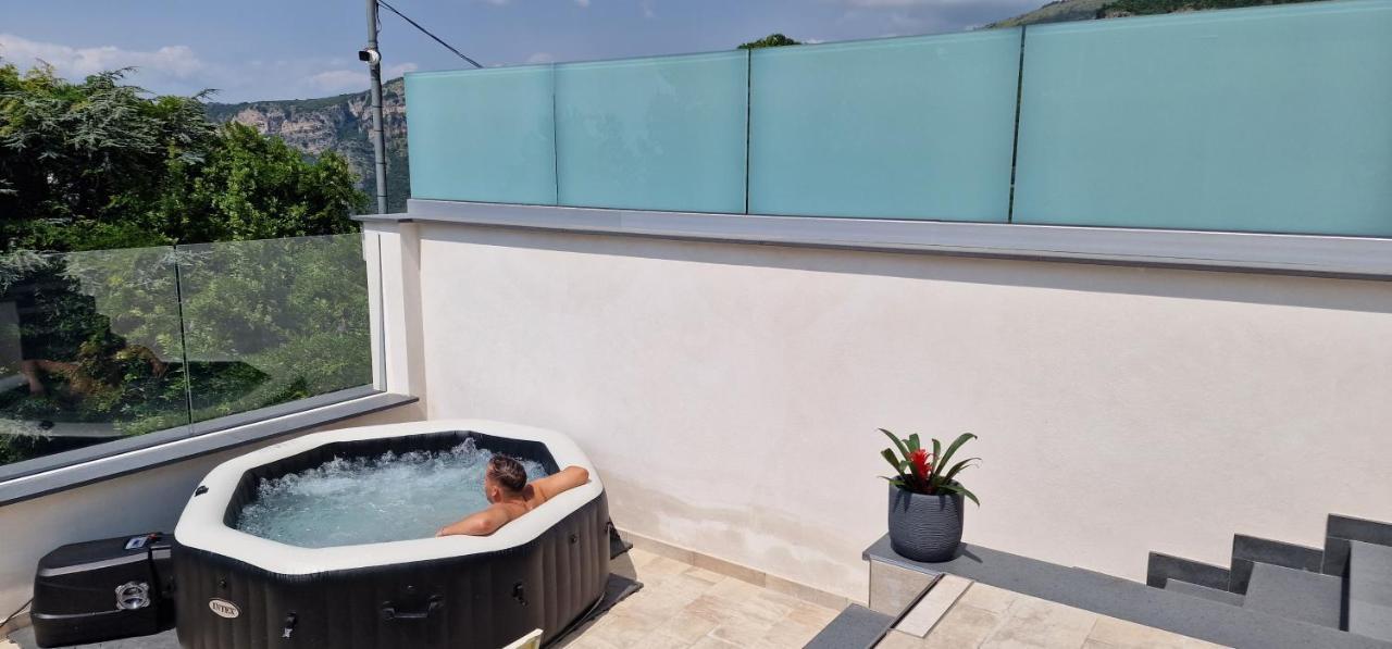 En Suite Bedroom Blue Moon Piano di Sorrento Exterior photo