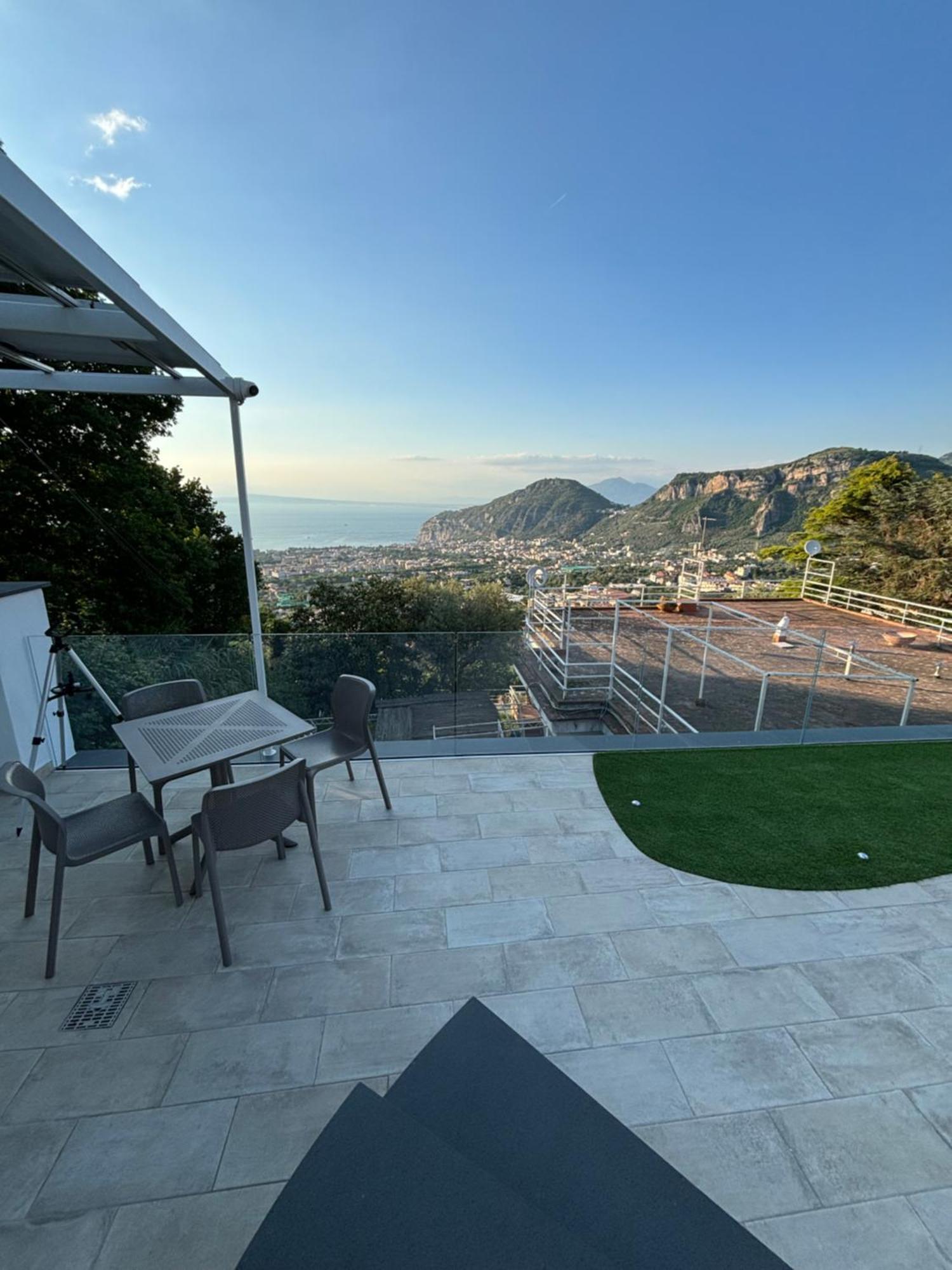 En Suite Bedroom Blue Moon Piano di Sorrento Exterior photo